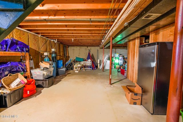 4 Hobbs Lane, Moreau, NY 12803