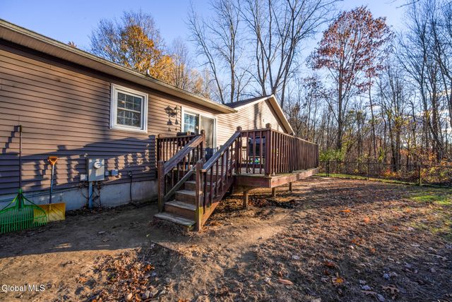 4 Hobbs Lane, Moreau, NY 12803