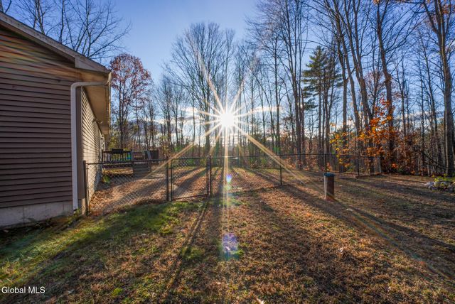 4 Hobbs Lane, Moreau, NY 12803