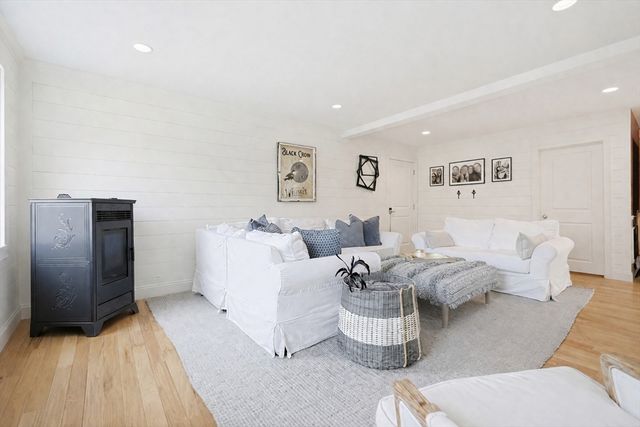 222 Oak St, Ashland, MA 01721