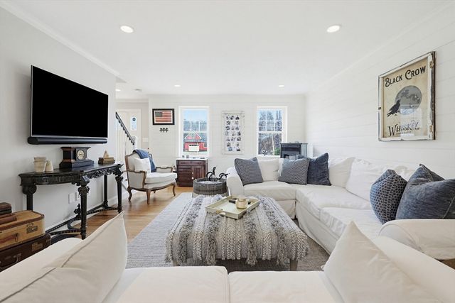 222 Oak St, Ashland, MA 01721