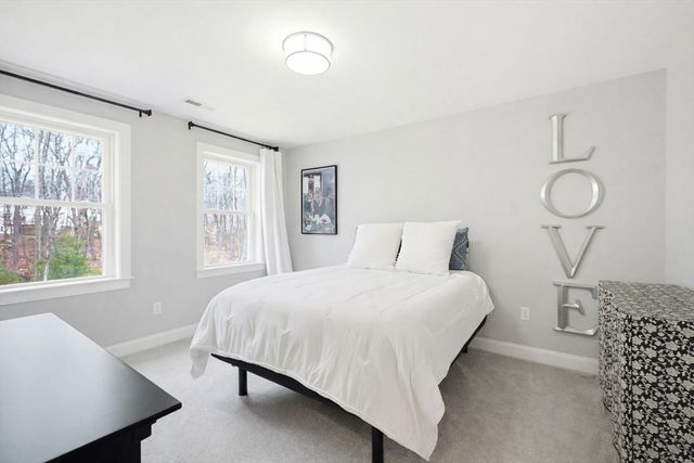 222 Oak St, Ashland, MA 01721