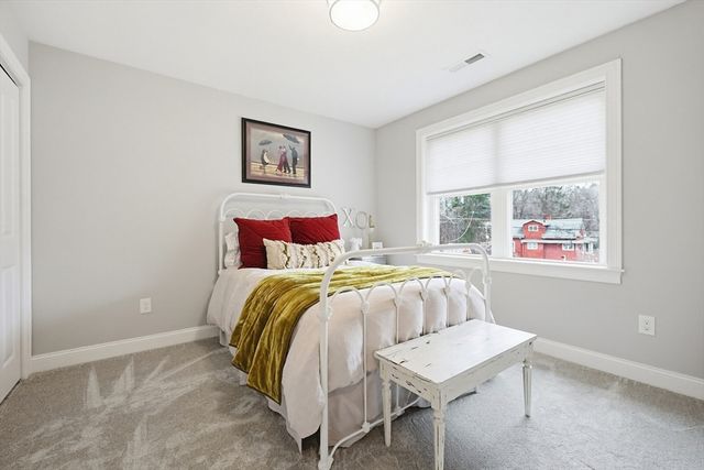 222 Oak St, Ashland, MA 01721