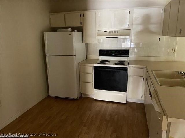 1007 W Pleasant Street 1, Avon Park, FL 33825