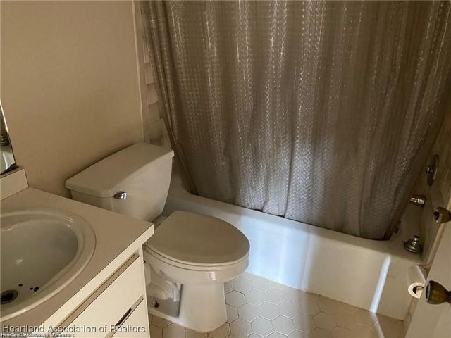 1007 W Pleasant Street 1, Avon Park, FL 33825