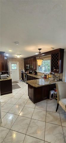 1211 NE 27th Ave, Pompano Beach, FL 33062