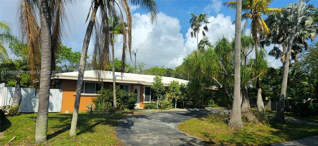 1211 NE 27th Ave, Pompano Beach, FL 33062