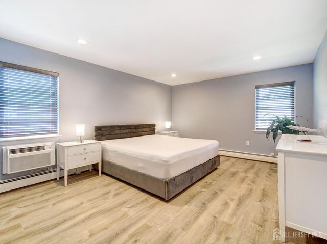 32-A Woodedge Avenue 8, Edison, NJ 08817