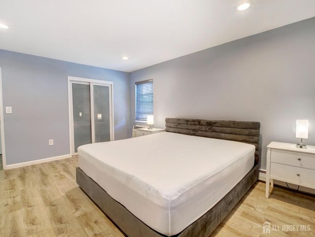 32-A Woodedge Avenue 8, Edison, NJ 08817