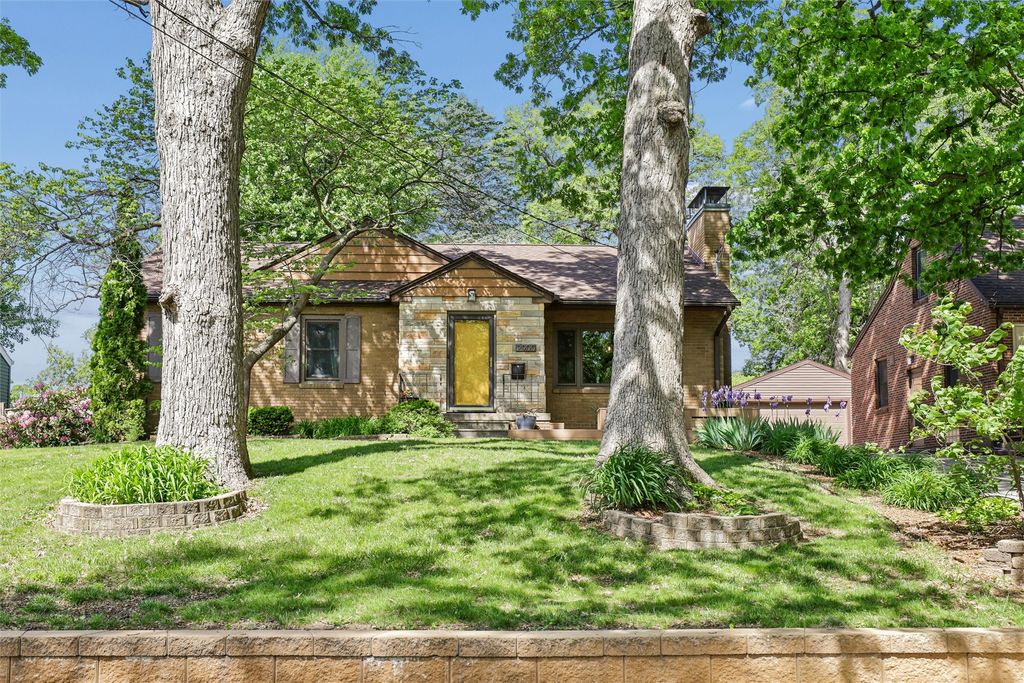 2900 34th Street, Des Moines, IA 50310
