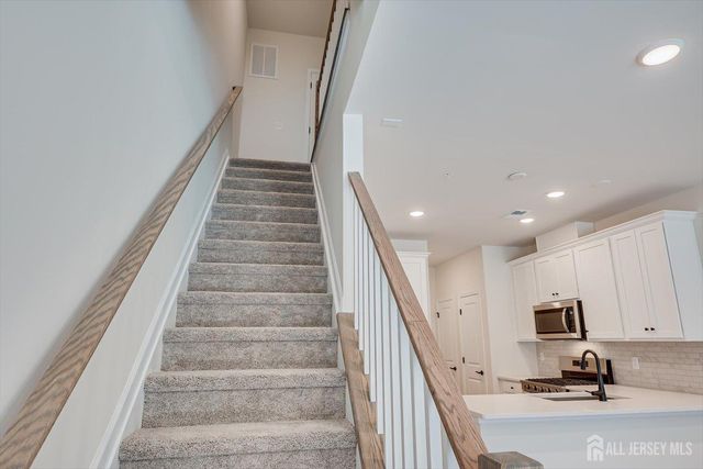 317 Sadie Circle, New Brunswick, NJ 08901