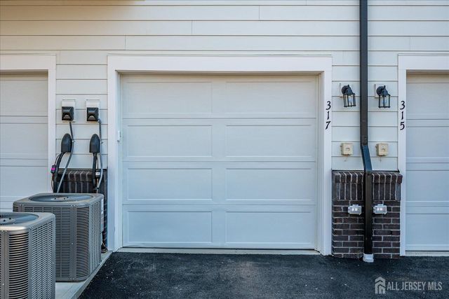 317 Sadie Circle, New Brunswick, NJ 08901