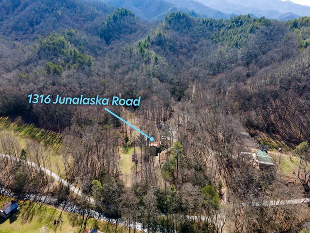 1316 Junaluska Road, Andrews, NC 28901