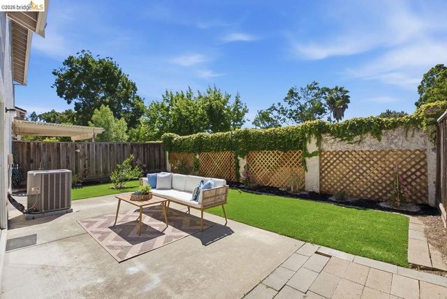 2590 Glen Isle Ave, Pleasanton, CA 94588