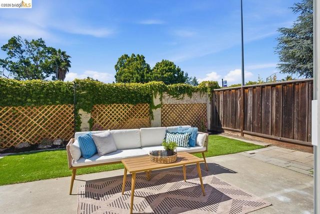 2590 Glen Isle Ave, Pleasanton, CA 94588