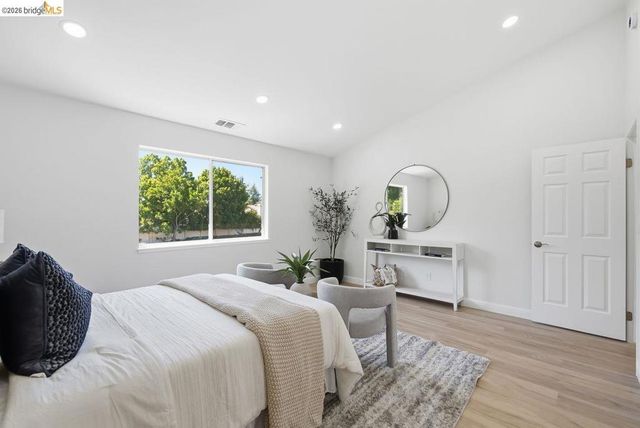 2590 Glen Isle Ave, Pleasanton, CA 94588