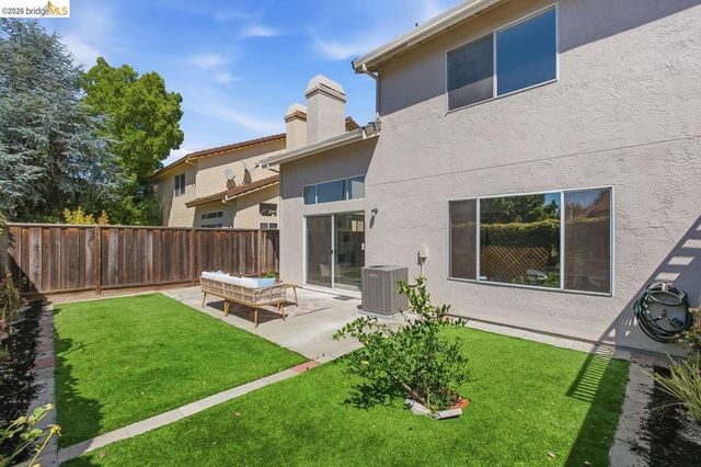 2590 Glen Isle Ave, Pleasanton, CA 94588