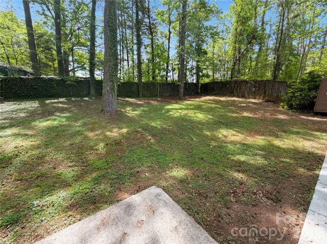 6628 Cool Water Court, Charlotte, NC 28215