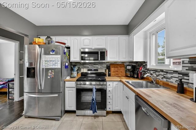 35669 Hees Street, Livonia, MI 48150