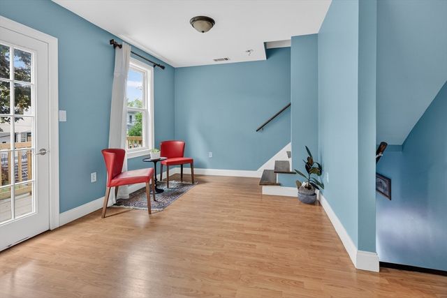 18 Vincent Ave 18, Belmont, MA 02478