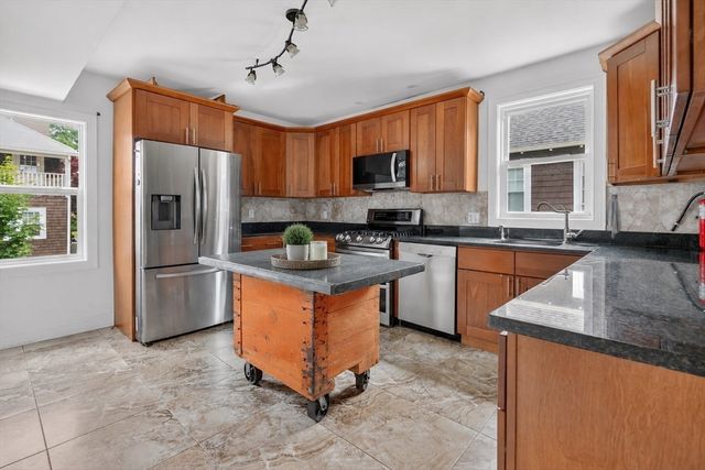 18 Vincent Ave 18, Belmont, MA 02478