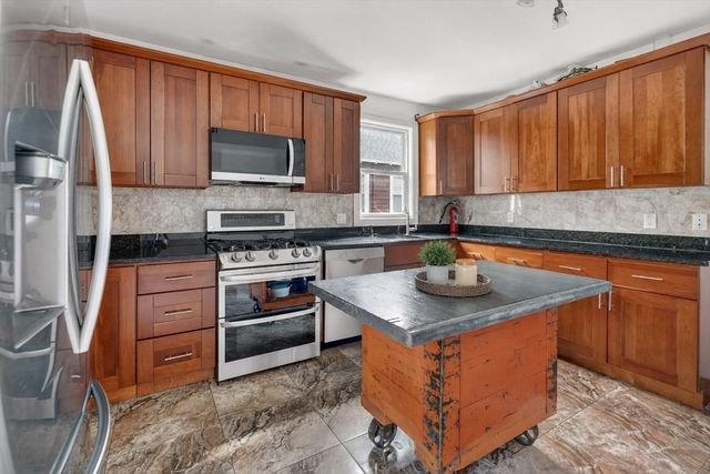 18 Vincent Ave 18, Belmont, MA 02478