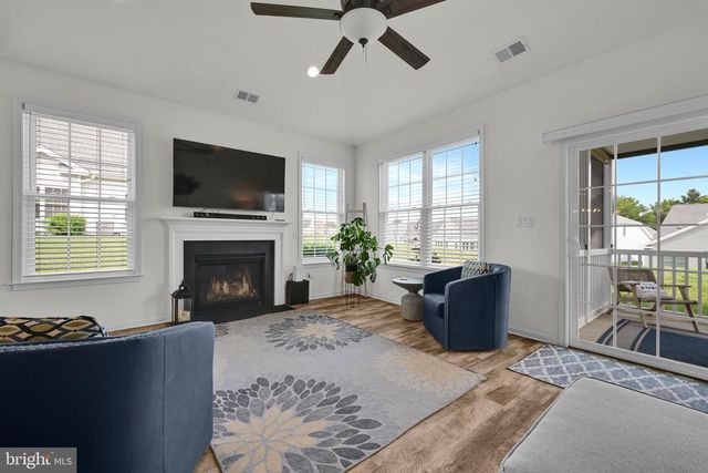 109 REPUBLIC TER, East Petersburg, PA 17520