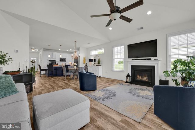 109 REPUBLIC TER, East Petersburg, PA 17520