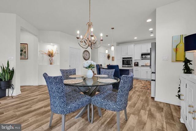 109 REPUBLIC TER, East Petersburg, PA 17520