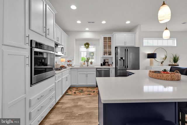 109 REPUBLIC TER, East Petersburg, PA 17520