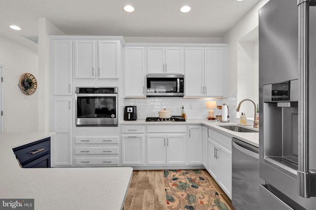 109 REPUBLIC TER, East Petersburg, PA 17520