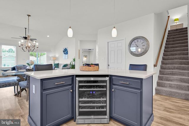 109 REPUBLIC TER, East Petersburg, PA 17520