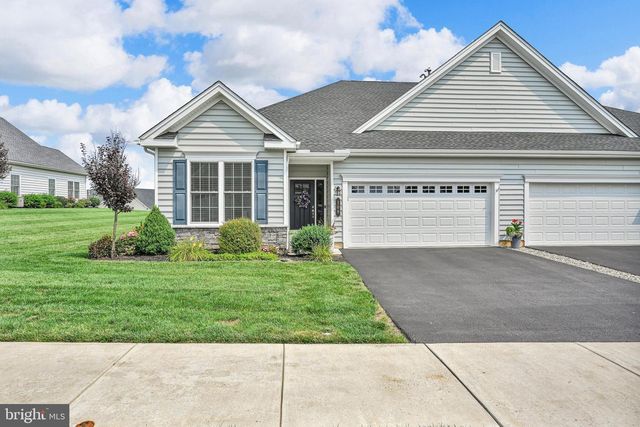 109 REPUBLIC TER, East Petersburg, PA 17520