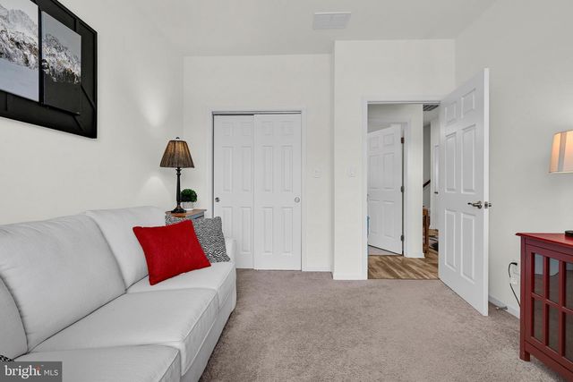 109 REPUBLIC TER, East Petersburg, PA 17520