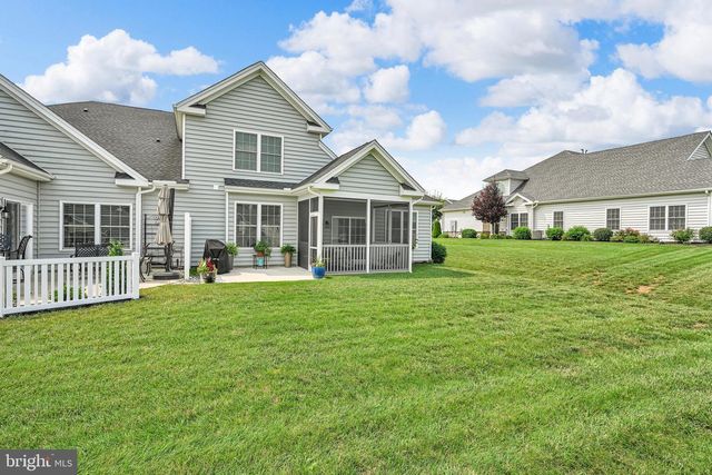 109 REPUBLIC TER, East Petersburg, PA 17520