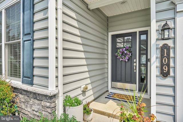 109 REPUBLIC TER, East Petersburg, PA 17520