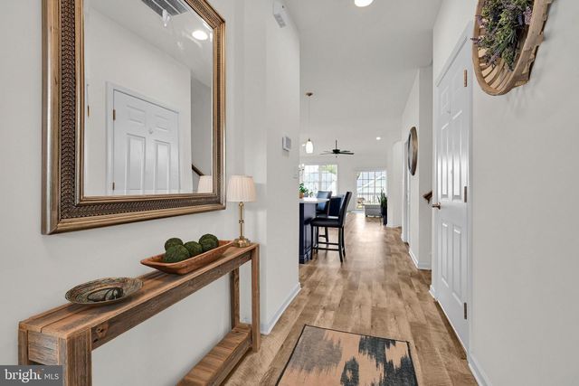 109 REPUBLIC TER, East Petersburg, PA 17520