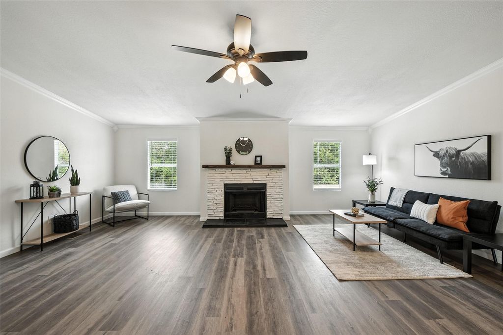 180 Wonder Drive, Springtown, TX 76802