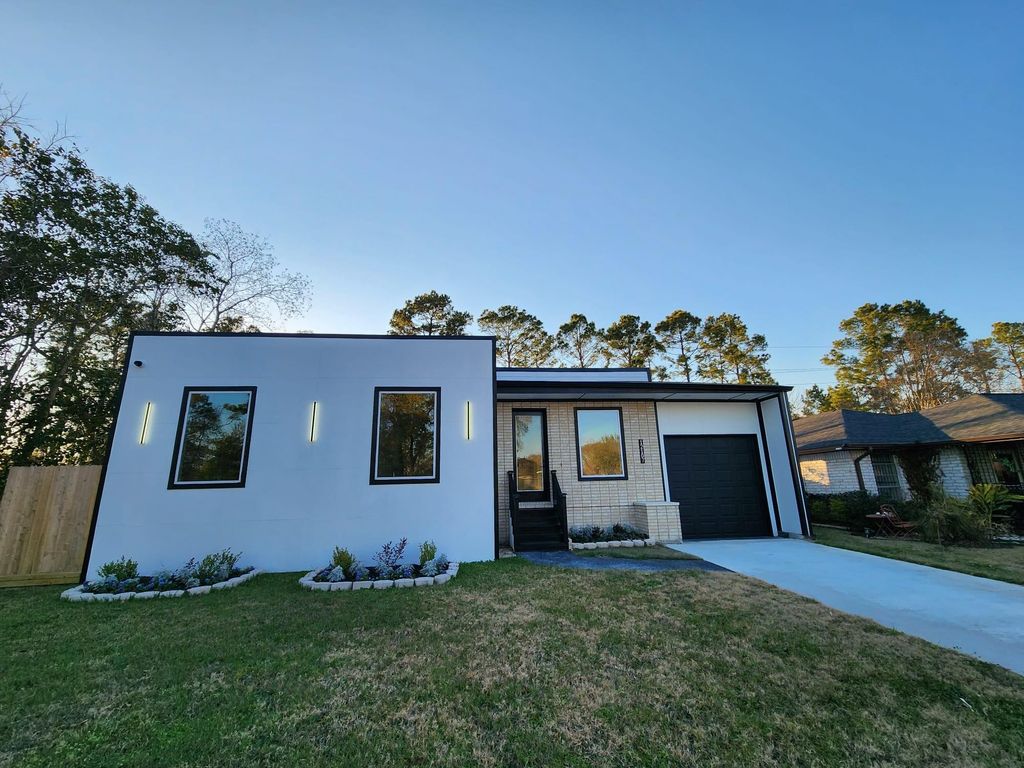 12107 Haroldson Forest Drive, Houston, TX 77044