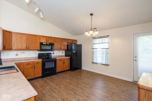 721 Bluff Creek Drive, Fortville, IN 46040