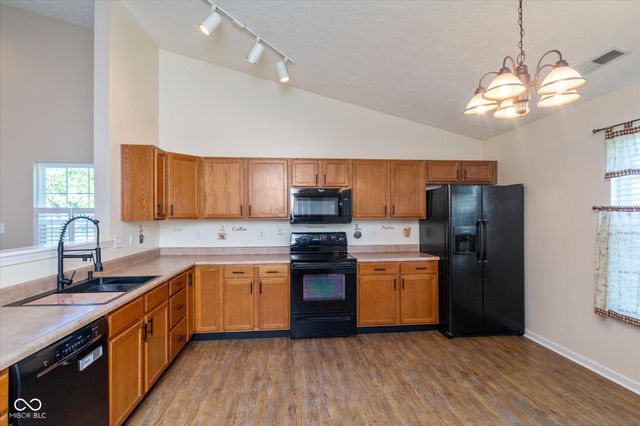 721 Bluff Creek Drive, Fortville, IN 46040