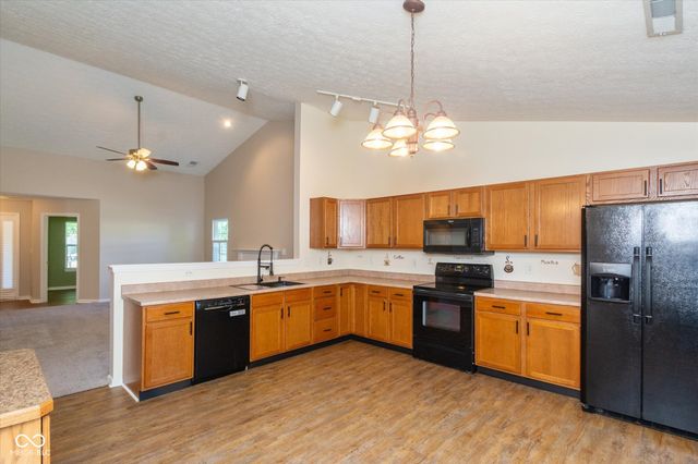 721 Bluff Creek Drive, Fortville, IN 46040