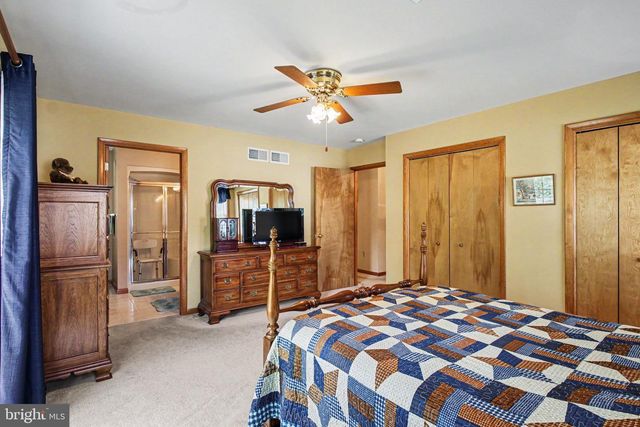 5 FISHER TER, Willow Street, PA 17584