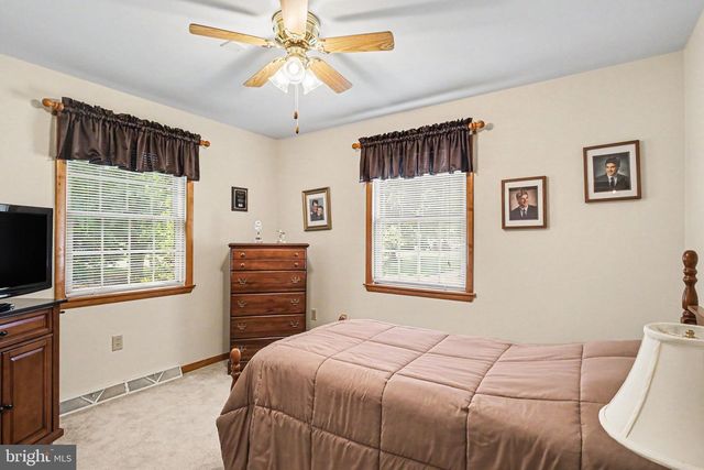 5 FISHER TER, Willow Street, PA 17584