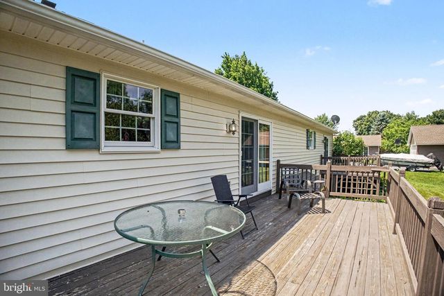 5 FISHER TER, Willow Street, PA 17584