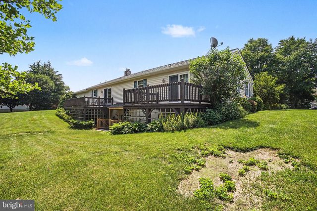 5 FISHER TER, Willow Street, PA 17584