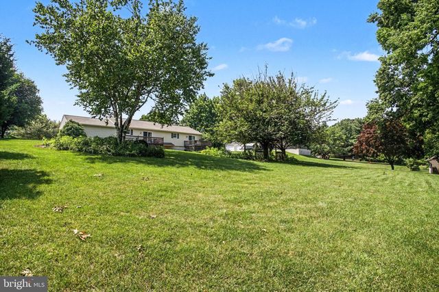 5 FISHER TER, Willow Street, PA 17584