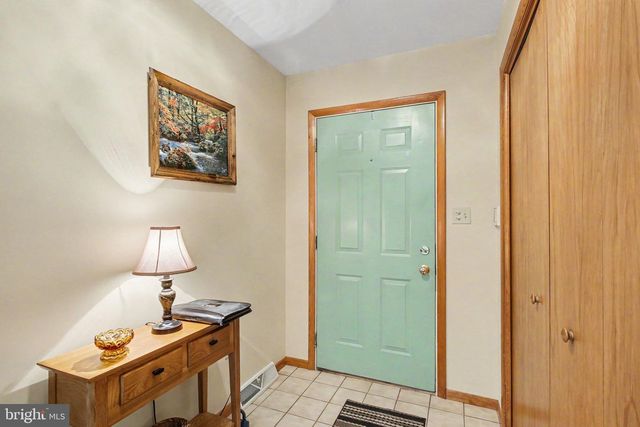 5 FISHER TER, Willow Street, PA 17584
