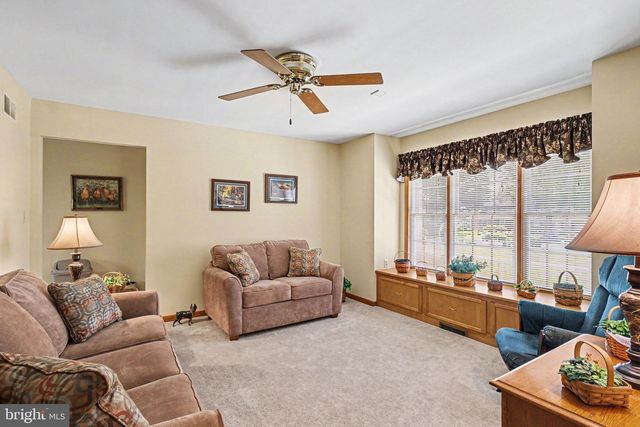 5 FISHER TER, Willow Street, PA 17584
