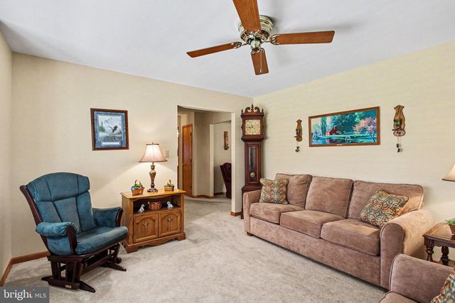 5 FISHER TER, Willow Street, PA 17584